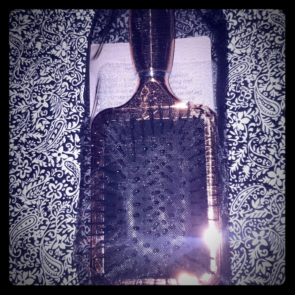 Detangling brush